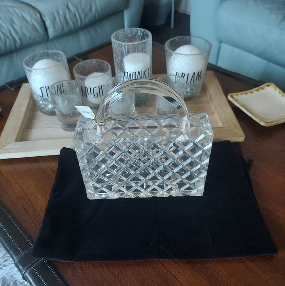 ✨️Host Pick✨️ Amber Sceats Acrylic Bag - Picture 4 of 7